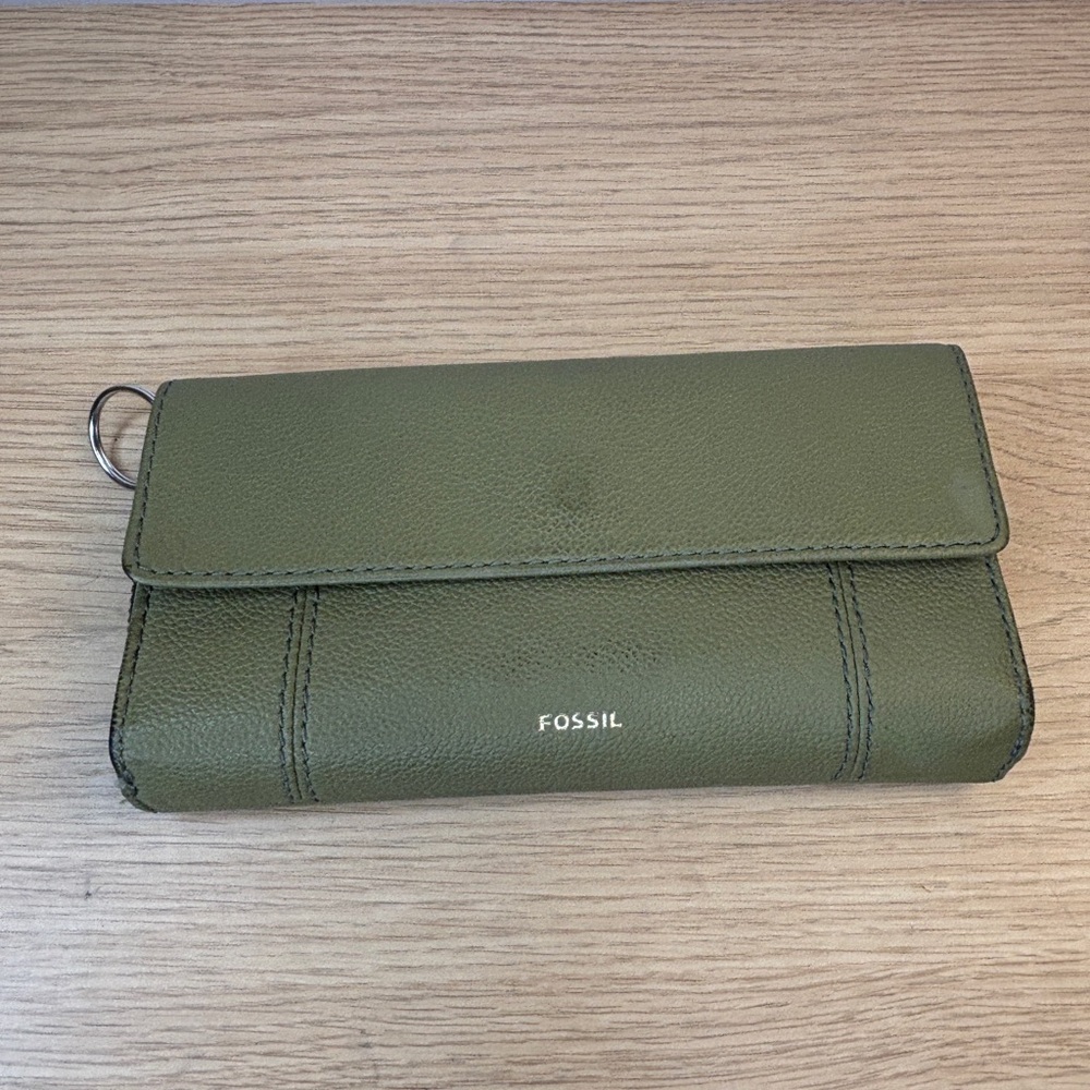 Fossil Logan Pebbled Leather Zip Around Clutch Wallet Olive Green Gold‎ Hardware